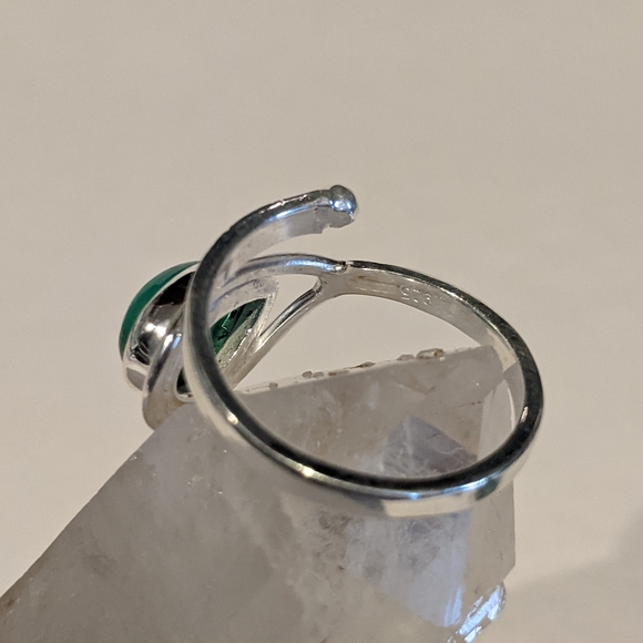 Natural Green Chalcedony, 925 Silver Ring, size 6 - Picture 9 of 10